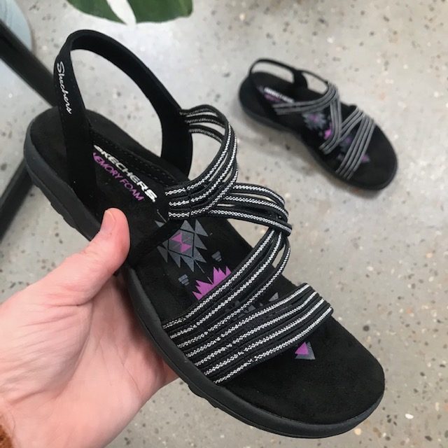 Sort sandal fra Skechers med memory foam i sålen – 38 – E-shops